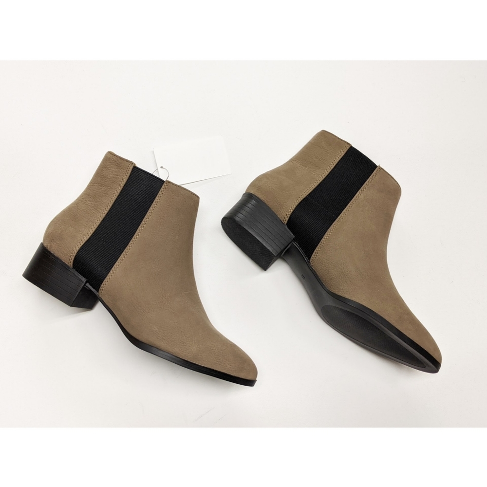 H&M Taupe Faux Suede Chelsea Ankle Boots With Elastic Side Panels Women's Size 6 - Picture 9 of 10